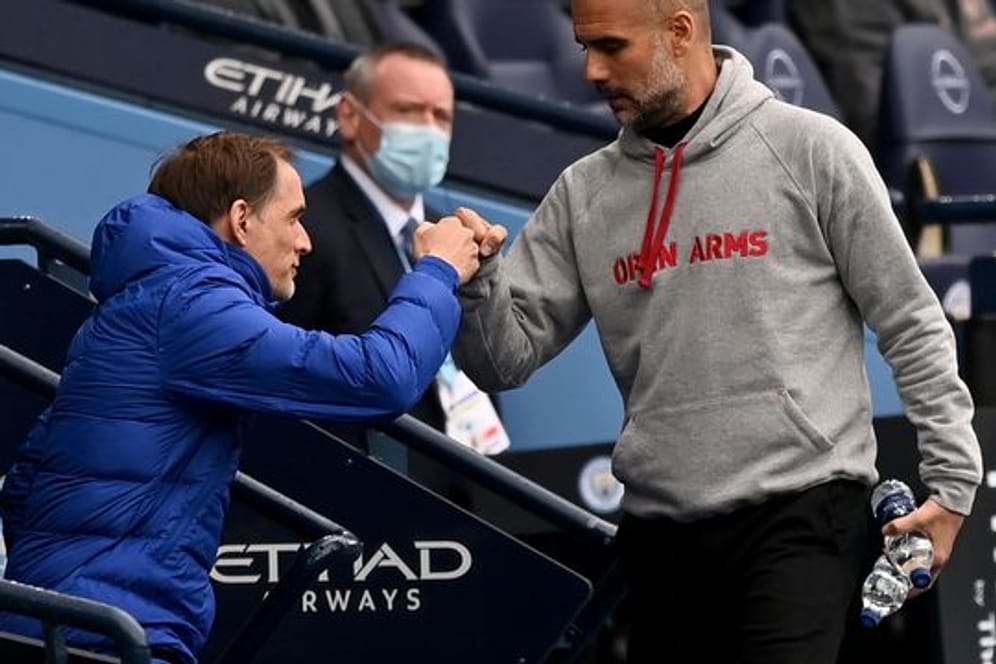 Man-City-Trainer Pep Guardiola (r) und Chelsea-Coach Thomas Tuchel sind befreundet.