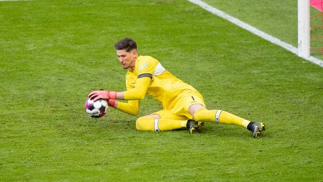 Gregor Kobel könnte vom VfB Stuttgart zum BVB wechseln.