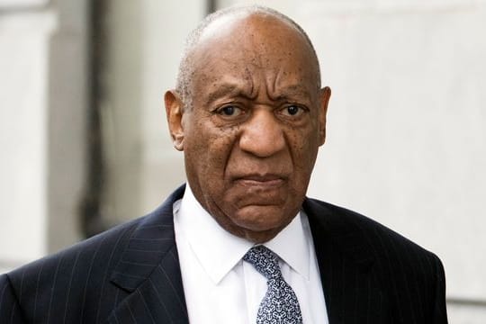 Bill Cosby, Schauspieler und Entertainer aus den USA, kommt zum Gerichtssaal.