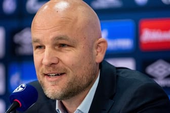 Der neue Sportdirektor Rouven Schröder wurde beim FC Schalke 04 vorgestellt.