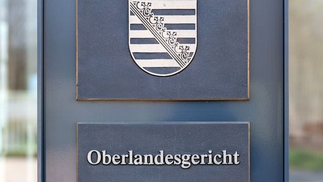 Wenn zugelassen, soll der Prozess vor dem Staatsschutzsenat des Oberlandesgerichts Dresden stattfinden. Wenn zugelassen, soll der Prozess vor dem Staatsschutzsenat des Oberlandesgerichts Dresden stattfinden.