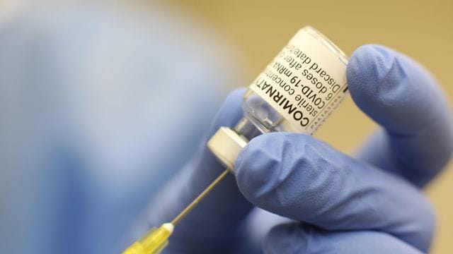 Die EMA hat keine Einwände gegen die Verwendung des Impfstoffs von Biontech/Pfizer für Kinder ab 12 Jahren. Die EMA hat keine Einwände gegen die Verwendung des Impfstoffs von Biontech/Pfizer für Kinder ab 12 Jahren.