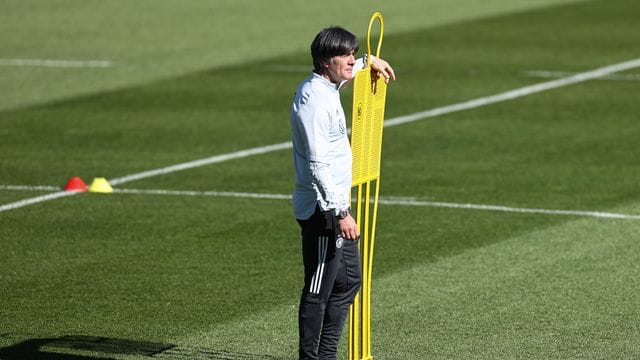 Bundestrainer Joachim Löw wird erstmal eine Pause nach der EM einlegen. Bundestrainer Joachim Löw wird erstmal eine Pause nach der EM einlegen.