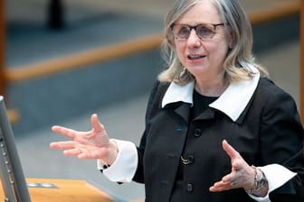 Barbara Dauner-Lieb spricht im Landtag von NRW