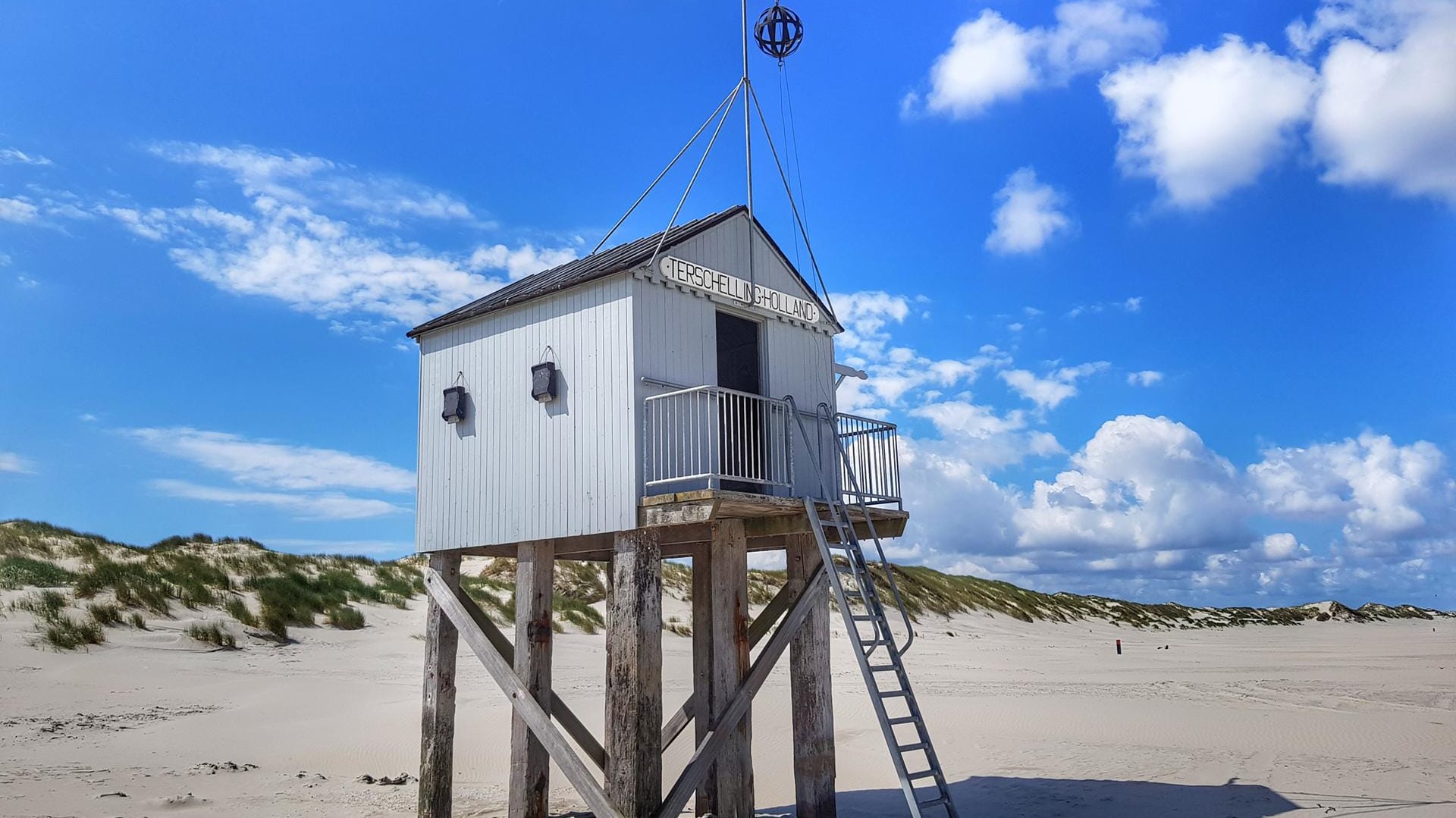 Terschelling: Die Insel in den Niederlanden bietet schöne Strände und würzige Seeluft.