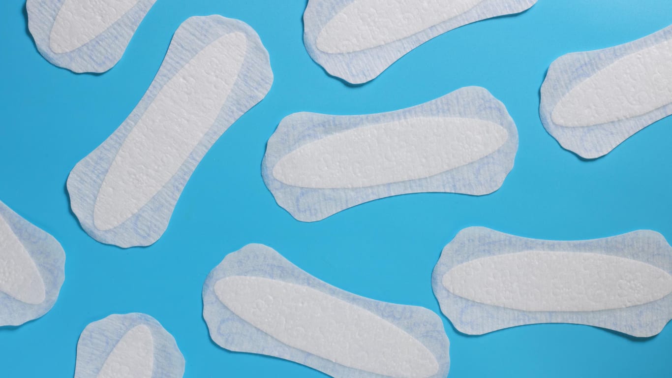 Slipeinlagen: Dünnflüssiger, grau-weißer Ausfluss aus der Scheide kann ein Anzeichen für eine bakterielle Vaginose sein.