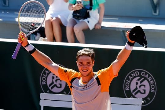 Hat die dritte Runde erreicht: Jan-Lennard Struff jubelt nach seinem Sieg.