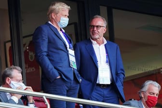 Der frühere Bayern-Kapitän Oliver Kahn (l.) übernimmt vorzeitig den Job als Vorstandschef von Karl-Heinz Rummenigge: Warum ist das so?