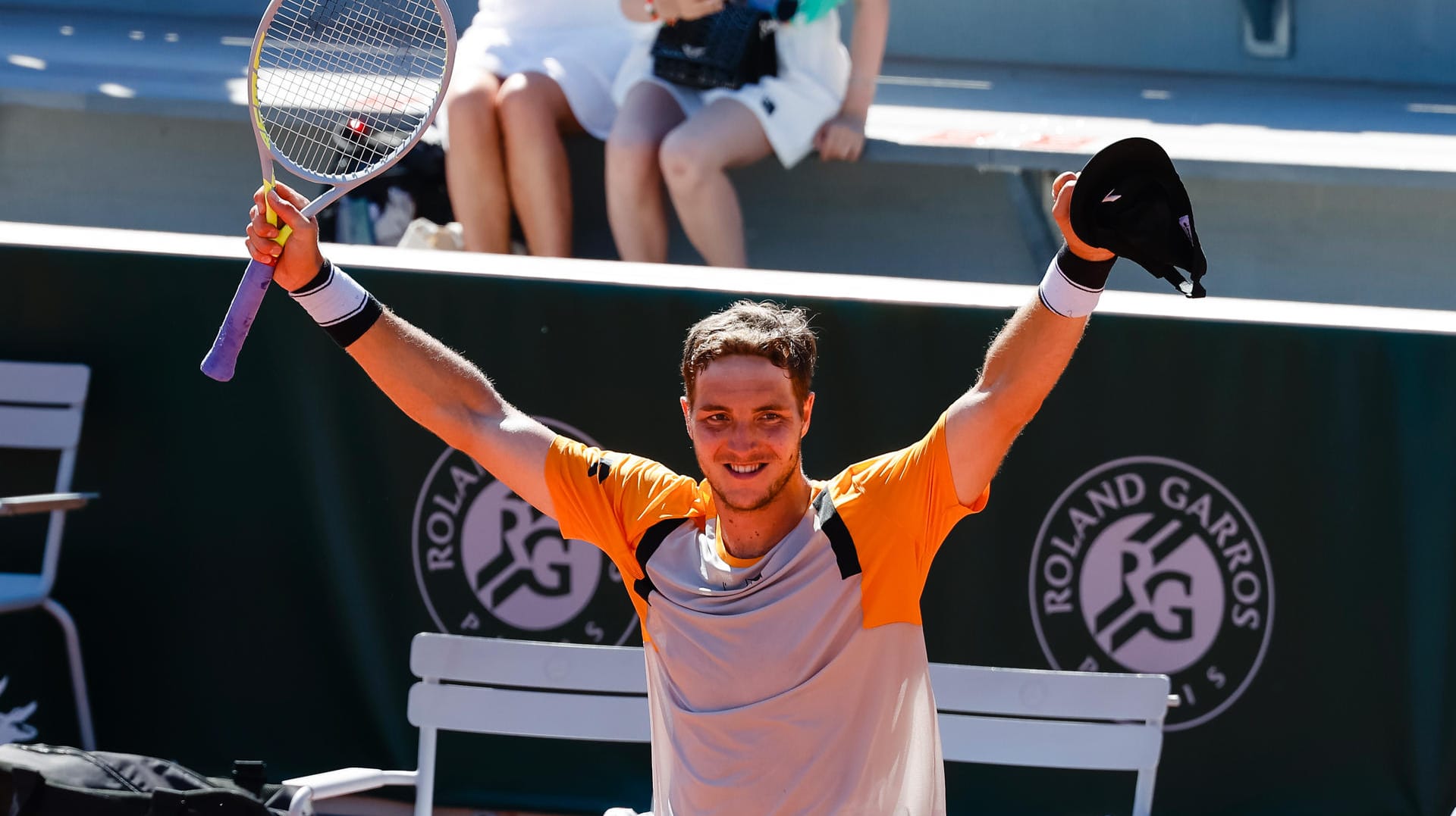 Jan-Lennard Struff jubelt nach dem Match gegen Rublew: Die deutsche Nummer zwei erreichte überraschend die zweite Runde.