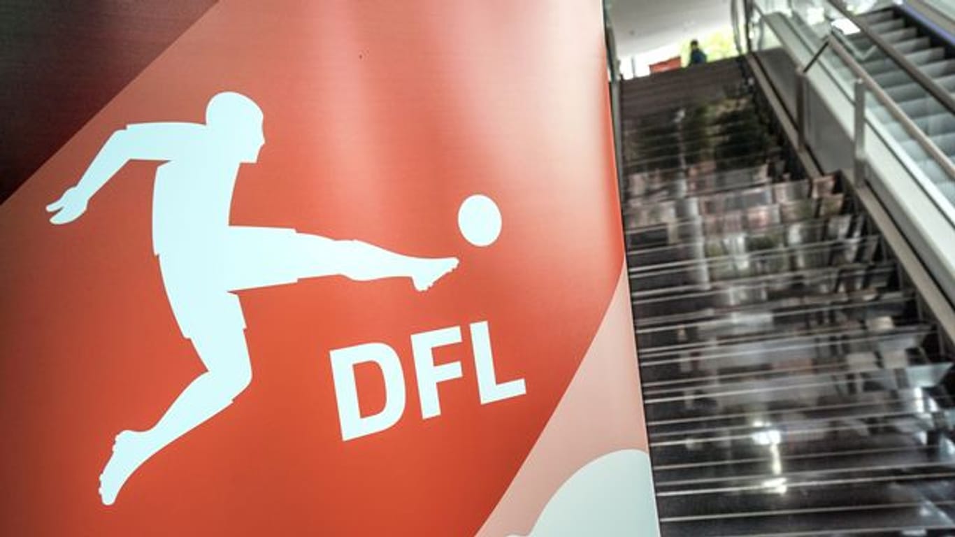 Die Deutsche Fußball Liga hat allen 36 Vereinen der 1.