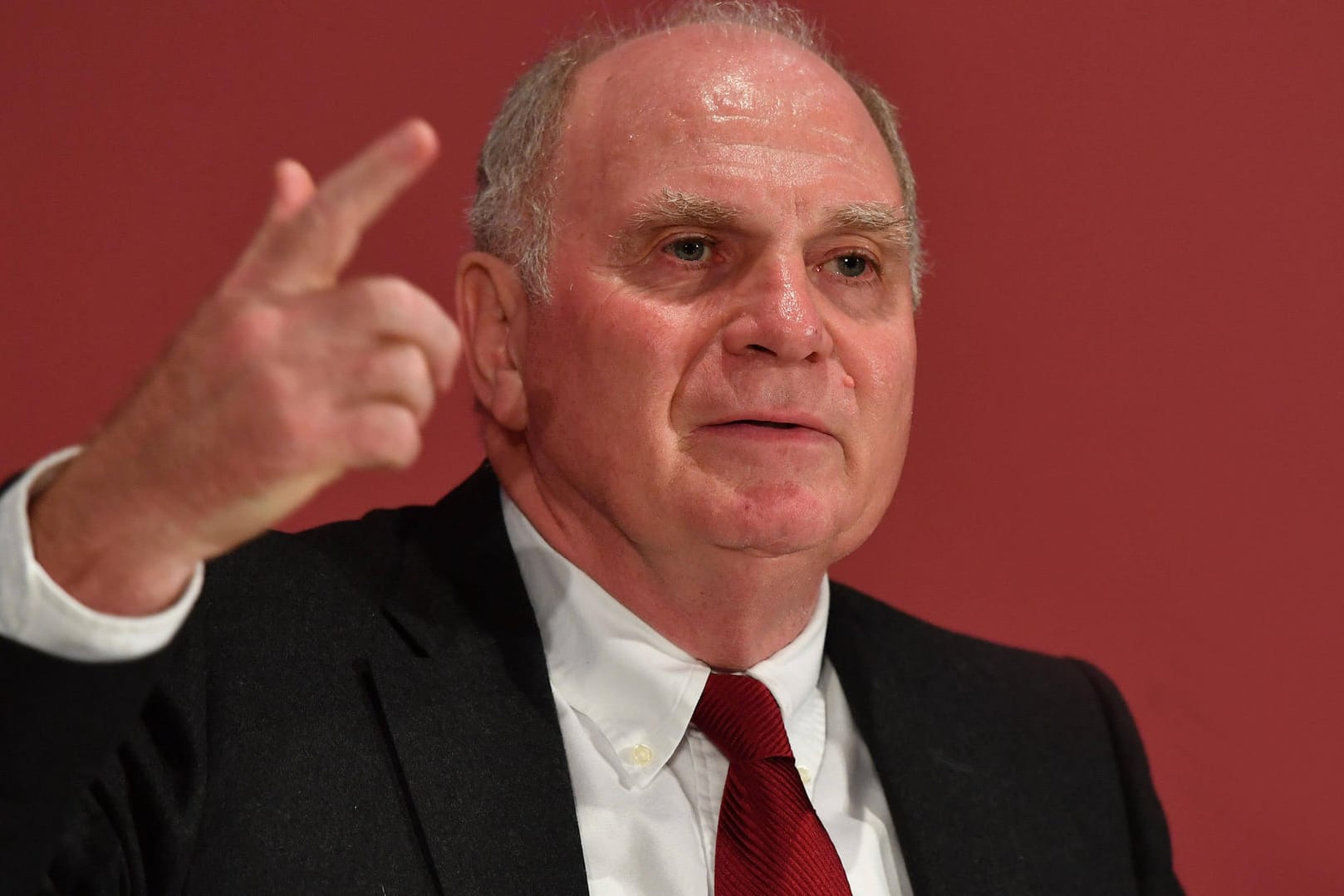 Uli Hoeneß: Der Ehrenpräsident des FC Bayern ist auch gegenüber einer Tätigkeit beim DFB nicht abgeneigt.