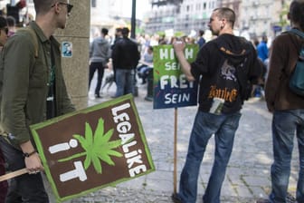 Das Thema Cannabis polarisiert seit Jahren: Nun könnte Frankfurt zum Modellprojekt für die Entkriminalisierung werden.