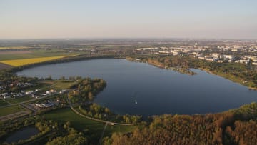 Kulkwitzer See: Wo früher Kohle abgebaut wurde, kann man heute bei bester Wasserqualität abtauchen.