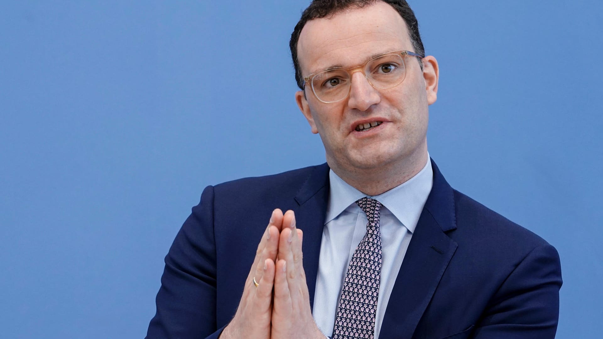 Gesundheitsminister Jens Spahn: 600 bis 700 Millionen Dosen Kapazität sollen durch den Vertrag schnell für Deutschland und Europa aktiviert werden können.