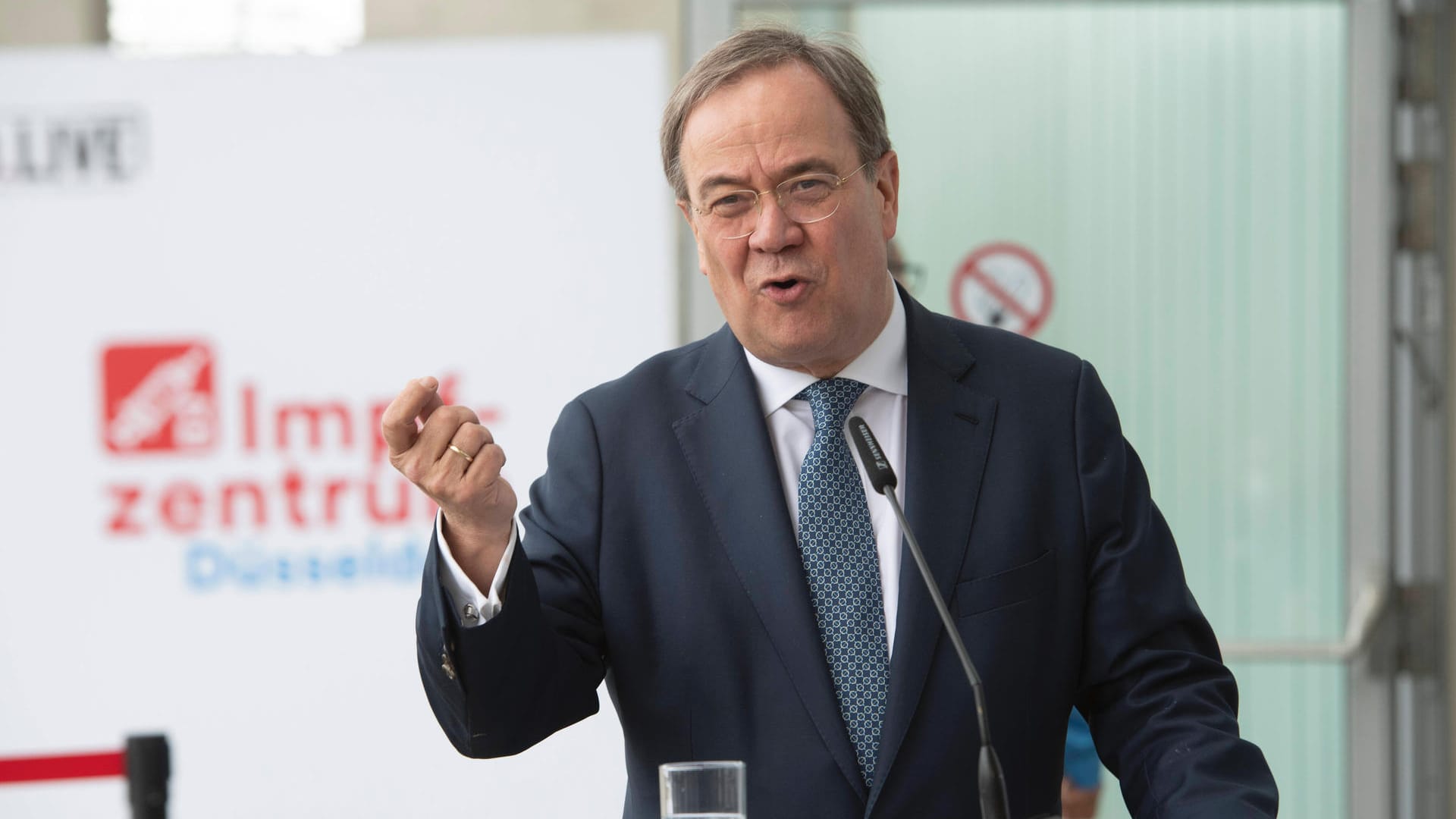 Armin Laschet: Der CDU-Politiker liegt derzeit knapp hinter Grünen-Chefin Annalena Baerbock. Armin Laschet: Der CDU-Politiker liegt derzeit knapp hinter Grünen-Chefin Annalena Baerbock.