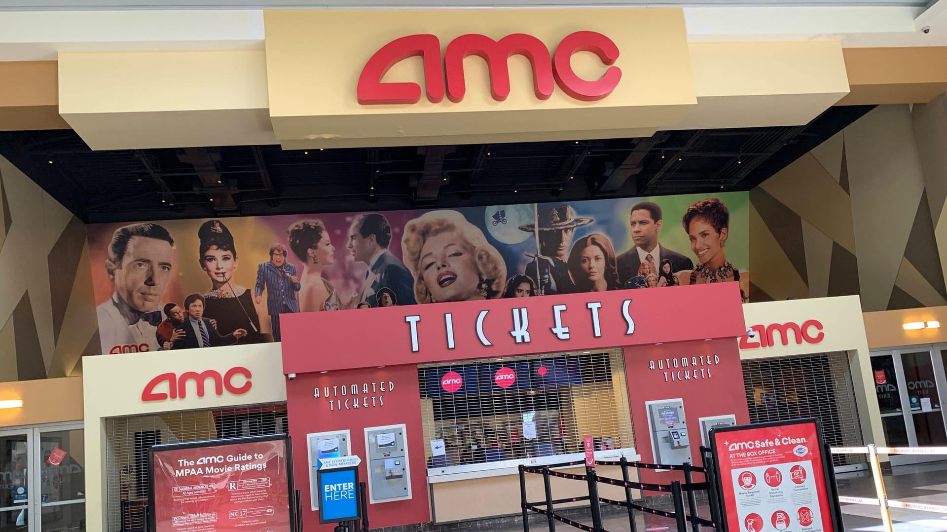AMC Kino in Florida: Die Kinokette hat 2020 ein desaströses Geschäftsjahr verzeichnet – die Aktie ist trotzdem auf einem Höhenflug. AMC Kino in Florida: Die Kinokette hat 2020 ein desaströses Geschäftsjahr verzeichnet – die Aktie ist trotzdem auf einem Höhenflug.