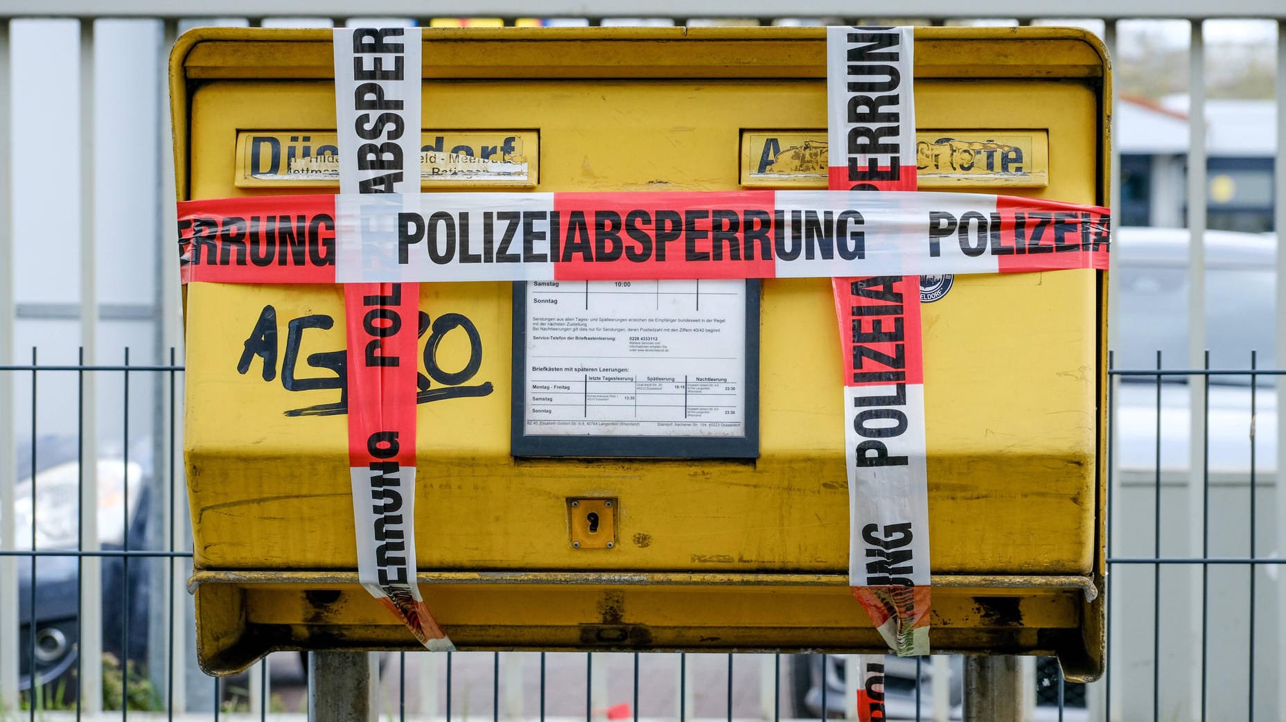 Seit Monaten sind wichtige Briefe verschwunden: Die Polizei hat die mutmaßlichen Täter nun auf frischer Tat erwischt. Seit Monaten sind wichtige Briefe verschwunden: Die Polizei hat die mutmaßlichen Täter nun auf frischer Tat erwischt.