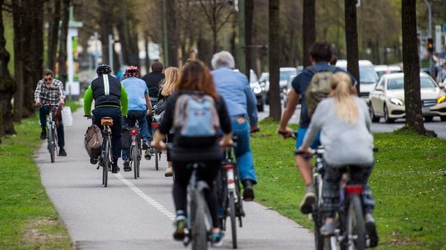 Der Bund will den Bau von sicheren Radwegen weiter vorantreiben.