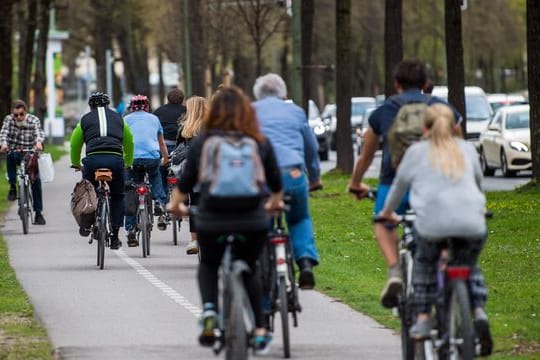 Der Bund will den Bau von sicheren Radwegen weiter vorantreiben.
