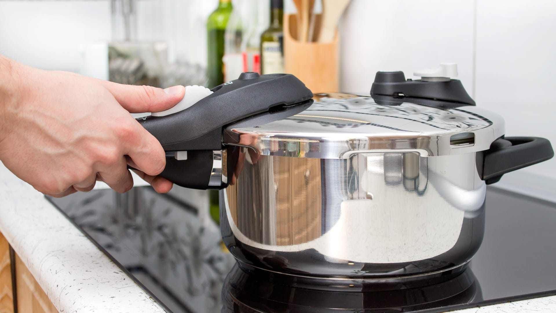 Spart Zeit und Energie: In Schnellkochtöpfen werden Gerichte schneller gar als in herkömmlichen Töpfen.