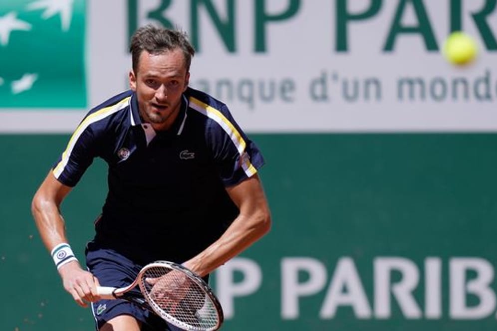 Daniil Medwedew hat in Paris die dritte Runde erreicht.