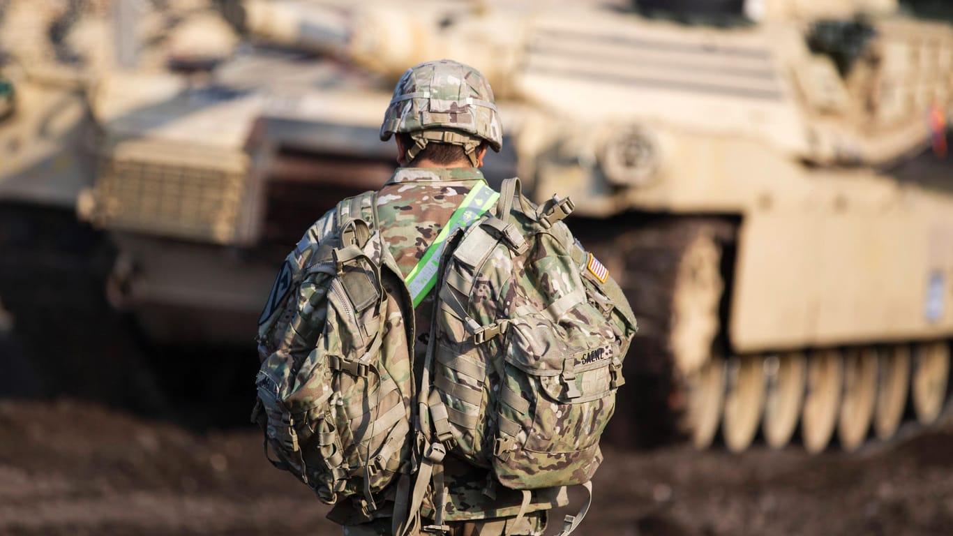 US-Soldat vor einem Panzer: In mehreren Einsätzen seien auch Zivilisten getötet worden.