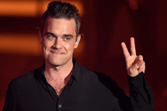 Robbie Williams: Der Popstar hat keine Haare mehr. Jedenfalls nicht auf dem Kopf, wie ein Instagramvideo seiner Frau beweist.