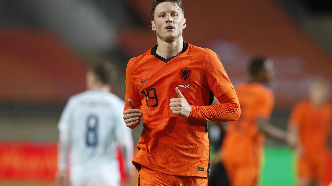 Wout Weghorst im Trikot der niederländischen Elftal (Archivbild): Der Stürmer des VfL ist enttäuscht.