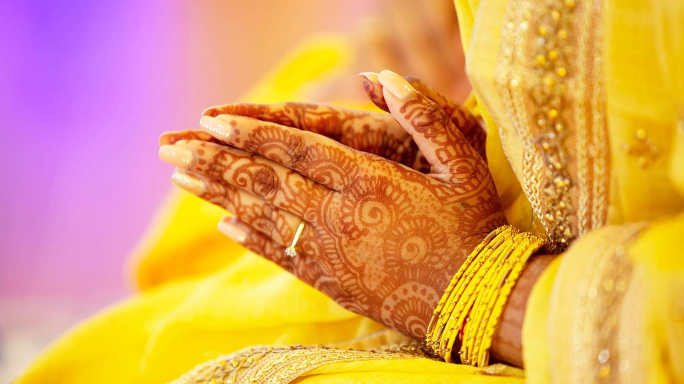 Eine Hindu Braut: In Indien ist eine Frau bei ihrer Hochzeit gestorben. (Symbolbild)