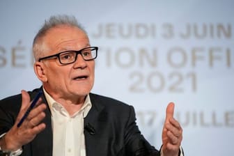 Thierry Frémaux, Direktor der Internationalen Filmfestspiele von Cannes, stellt die offiziellen Auswahl der Filmfestspiele vor.