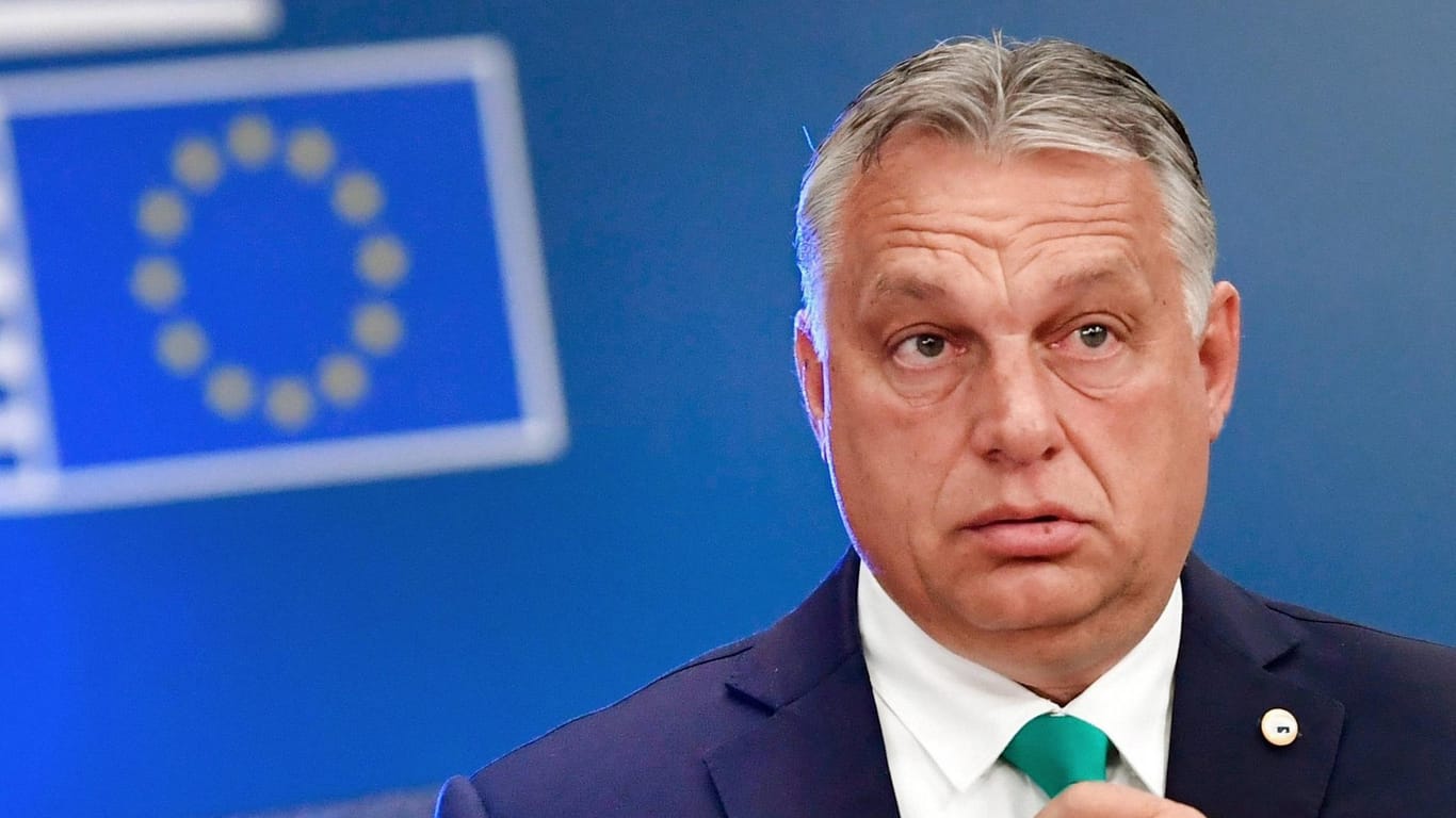 Viktor Orban bei einem Treffen des Europäischen Rates in Brüssel: Ungarns Ministerpräsident ist mit der Klage gegen das Urteil von Verstößen zur Rechtsstaatlichkeit seines Landes vor dem EuGH gescheitert (Archiv).