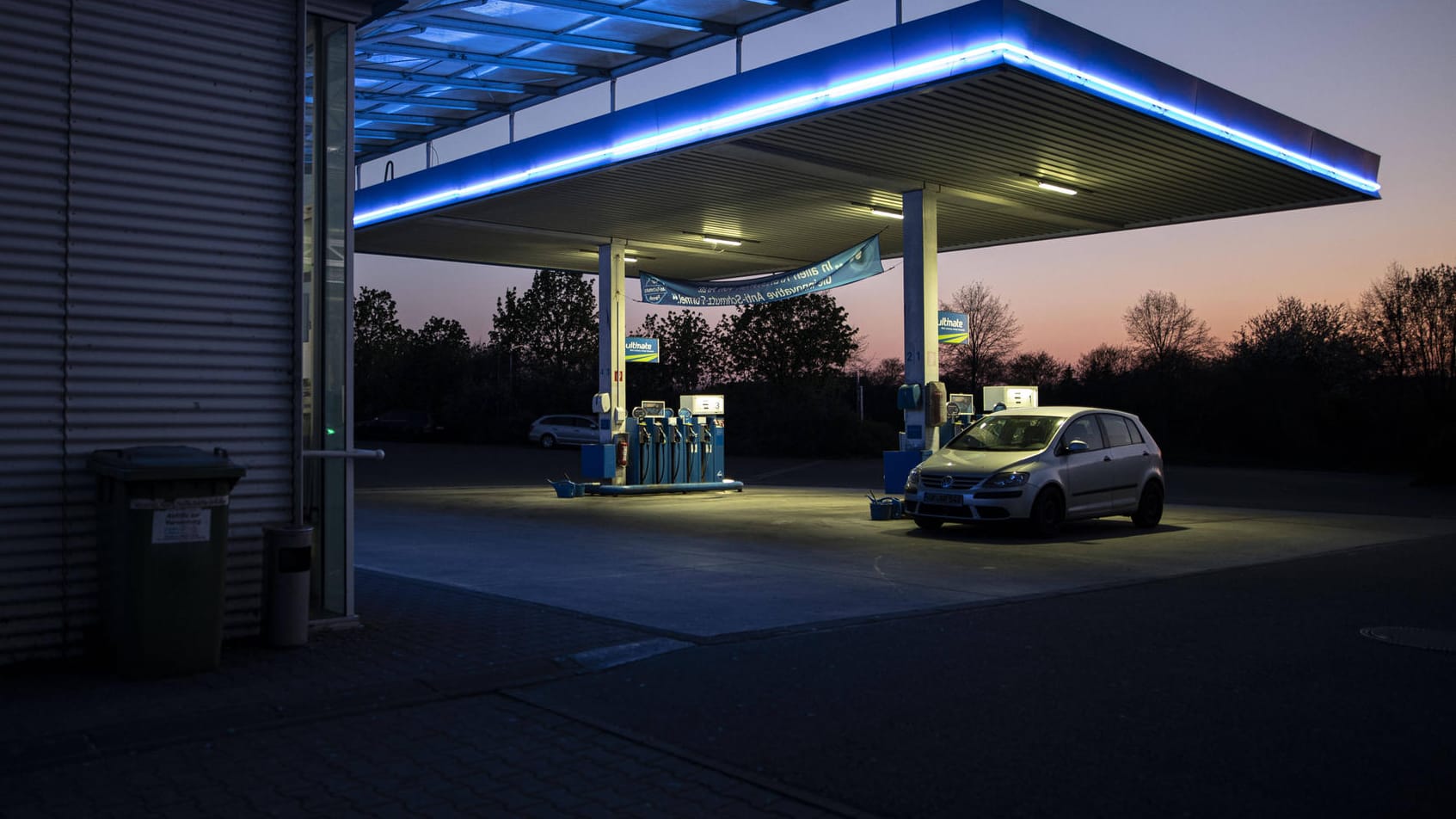 Autofahrer müssen sich auf deutlich höhere Preise an den Tankstellen einstellen.