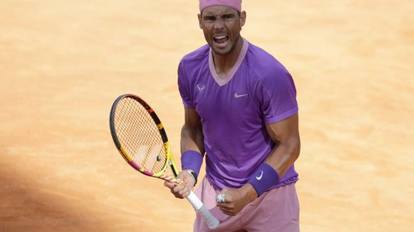 Steht auch in der dritten Runde der French Open: Rafael Nadal jubelt über seinen Sieg.