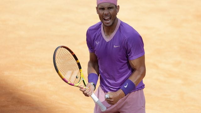 Steht auch in der dritten Runde der French Open: Rafael Nadal jubelt über seinen Sieg. Steht auch in der dritten Runde der French Open: Rafael Nadal jubelt über seinen Sieg.