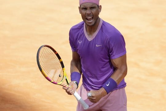 Steht auch in der dritten Runde der French Open: Rafael Nadal jubelt über seinen Sieg.