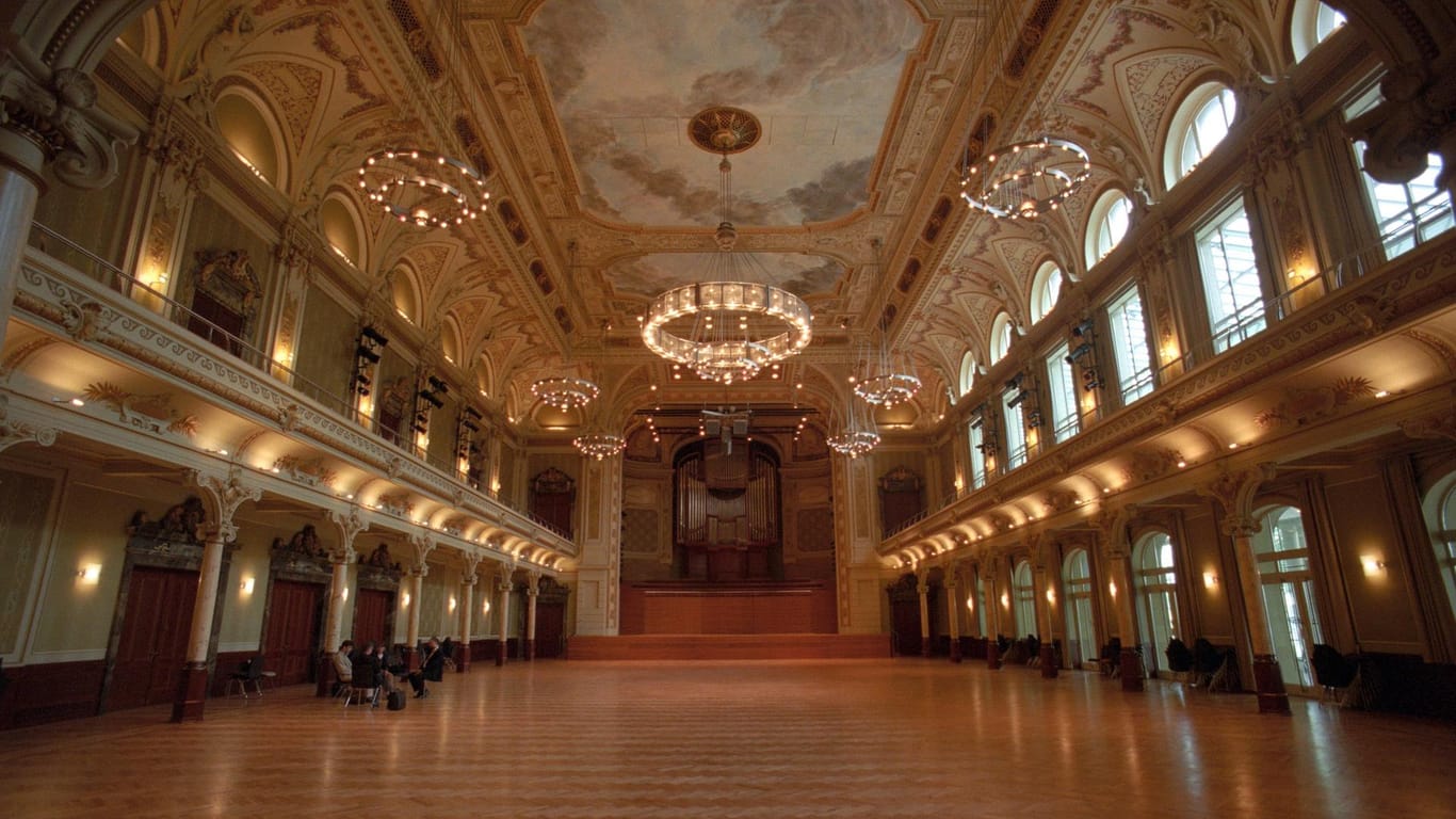 Innenansicht der Stadthalle (Archivbild): Die Verantwortlichen fühlen sich für eine Wiedereröffnung gut vorbereitet.