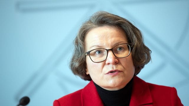 Ina Scharrenbach (CDU) Ina Scharrenbach (CDU)