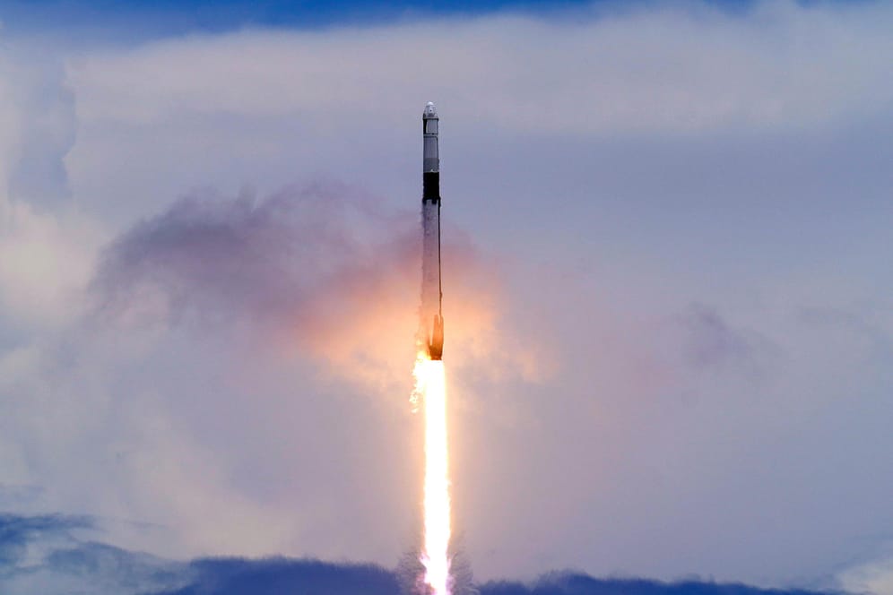 SpaceX-Rakete hebt Richtung ISS ab