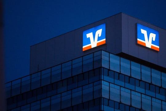 Erst gab es bei der Volksbank eine Attacke auf das Rechenzentrum des IT-Dienstleisters, dann auf das Rechenzentrum in Münster.