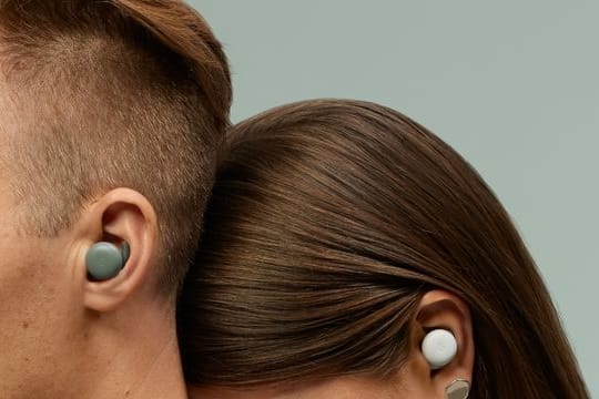Die Pixel Buds A-Series gibt es in den Farben Weiß und Olive.