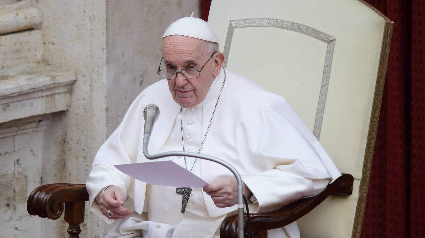 Papst Franziskus: Der Papst will über das Angebot des Kardinal Marx' nachdenken.