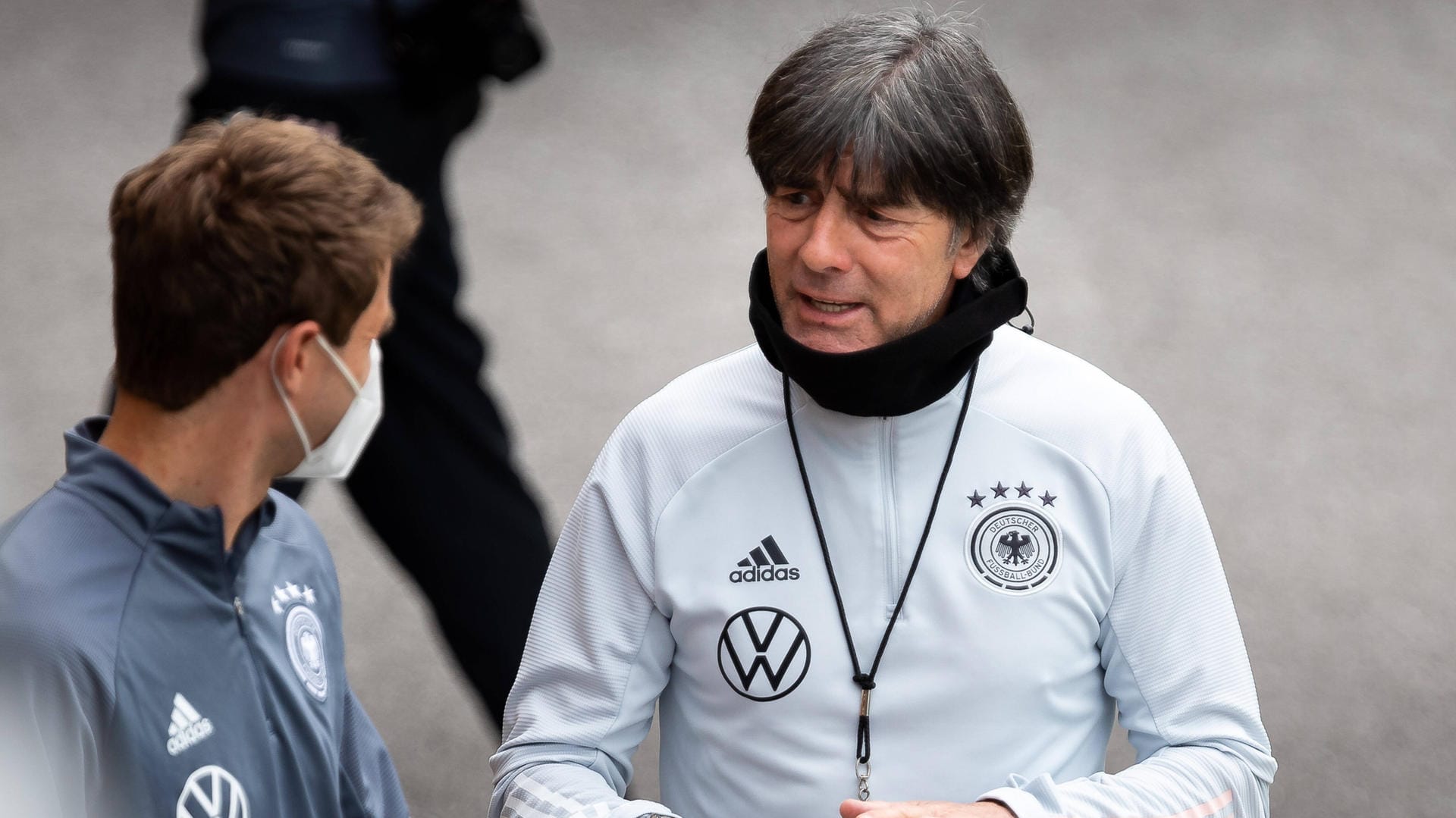 Jogi Löw: Der Bundestrainer muss mit seinem Team am 15. Juni gegen Frankreich bestehen.