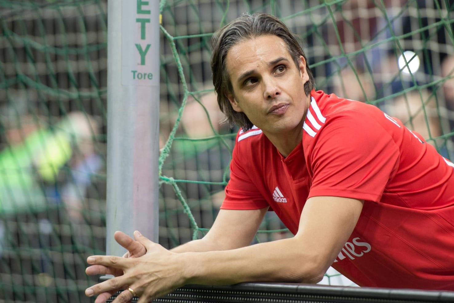 Nuno Gomes: Der frühere Kapitän der portugiesischen Nationalmannschaft ist dem Fußball auch nach seinem Karriereende verbunden geblieben.