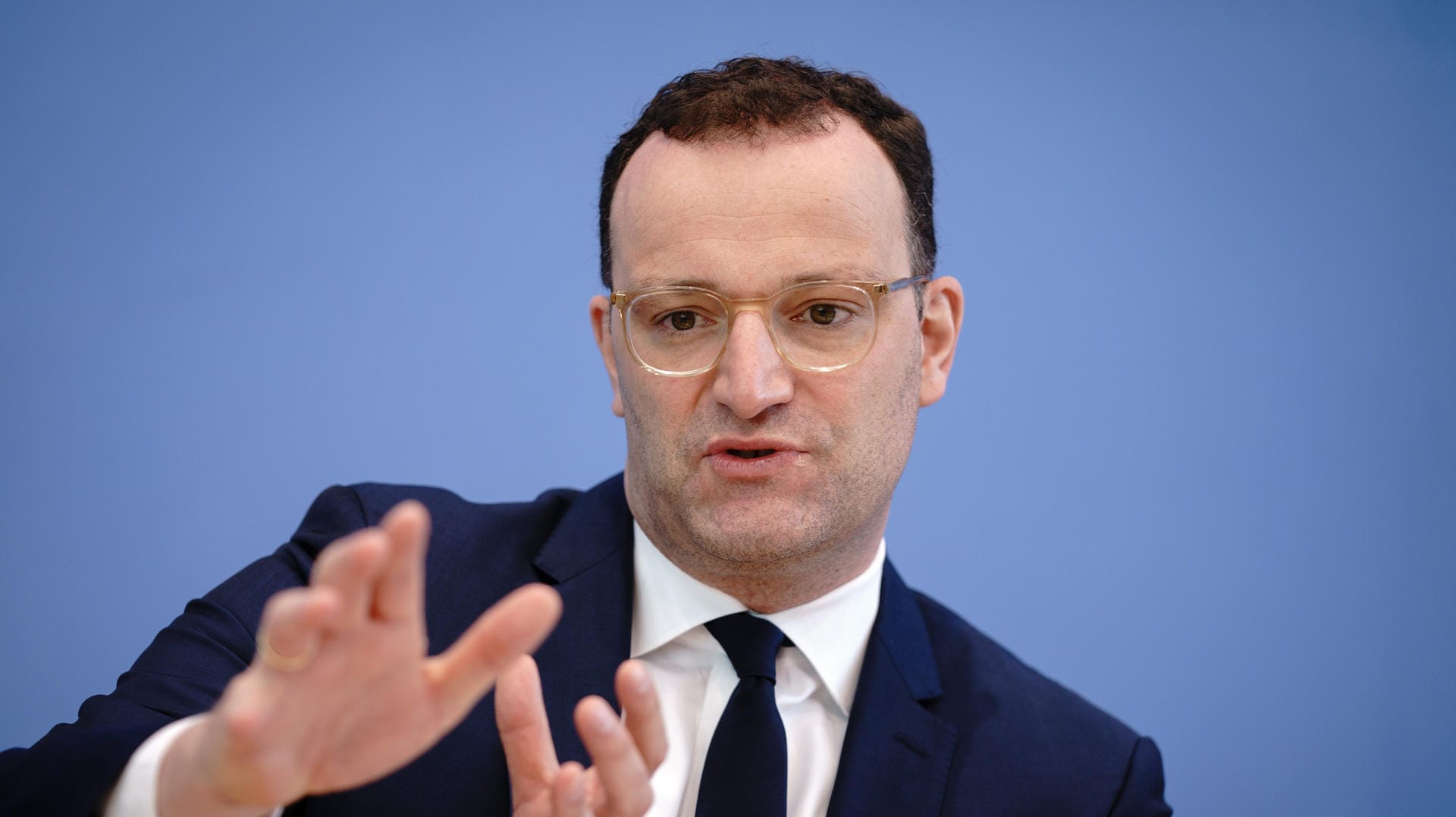 Jens Spahn bei der Bundespressekonferenz in Berlin: Der Gesundheitsminister steht wegen der Testverordnung der Bundesregierung in der Kritik (Archivfoto).