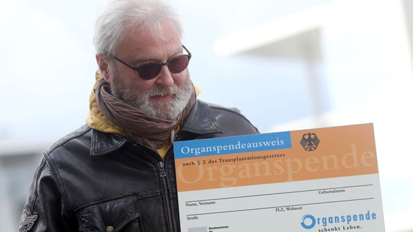 Der Berliner Notarzt Wolfgang Wachs lebt mit einer transplantierten Lunge.