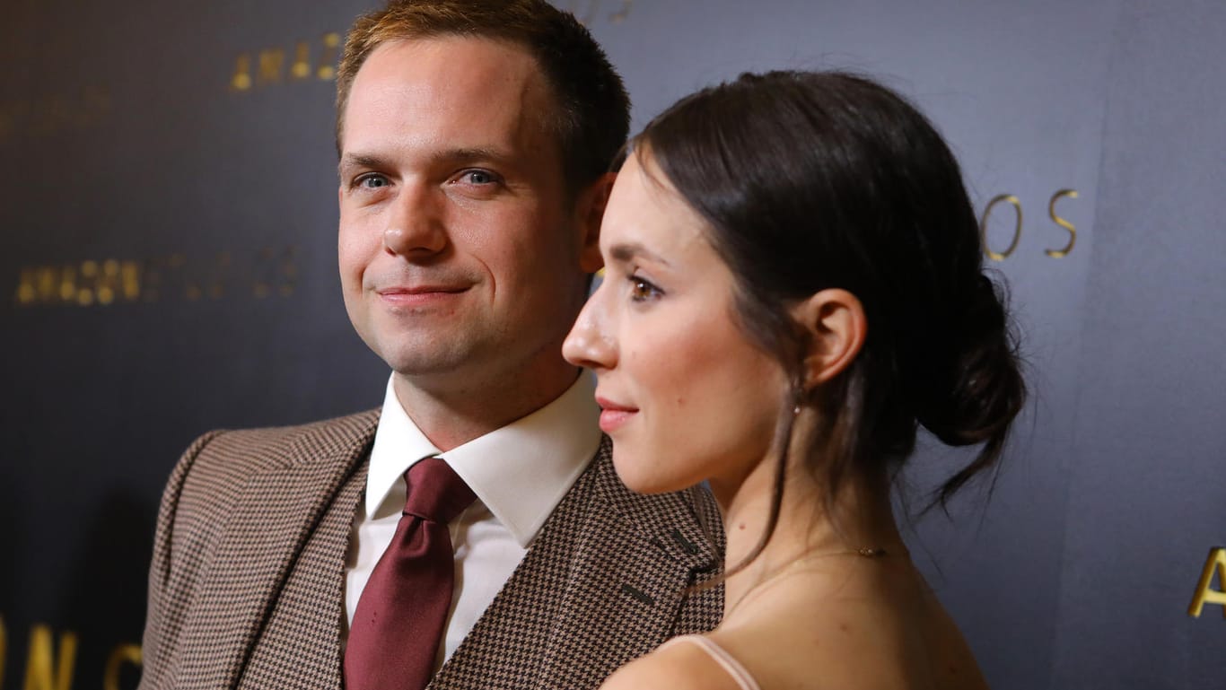 Patrick J. Adams und Troian Bellisario: Die beiden Schauspielstars freuen sich über Nachwuchs.