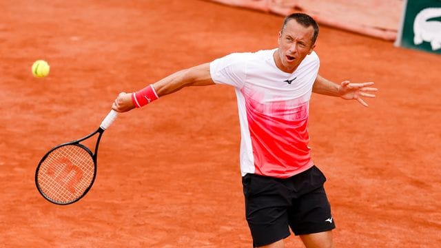 Philipp Kohlschreiber ist bei den French Open an Diego Schwartzman gescheitert. Philipp Kohlschreiber ist bei den French Open an Diego Schwartzman gescheitert.