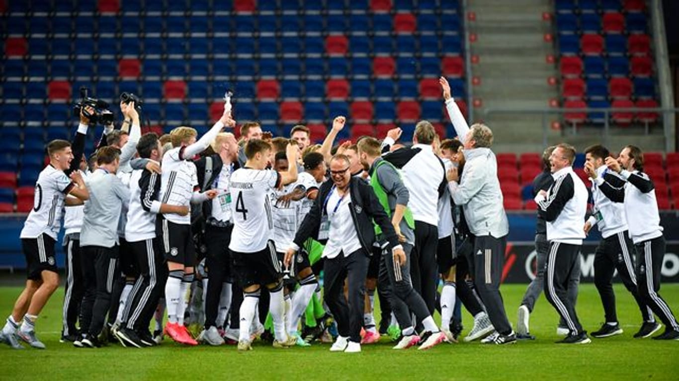 Der DFB-Nachwuchs will auch nach dem EM-Finale jubeln.