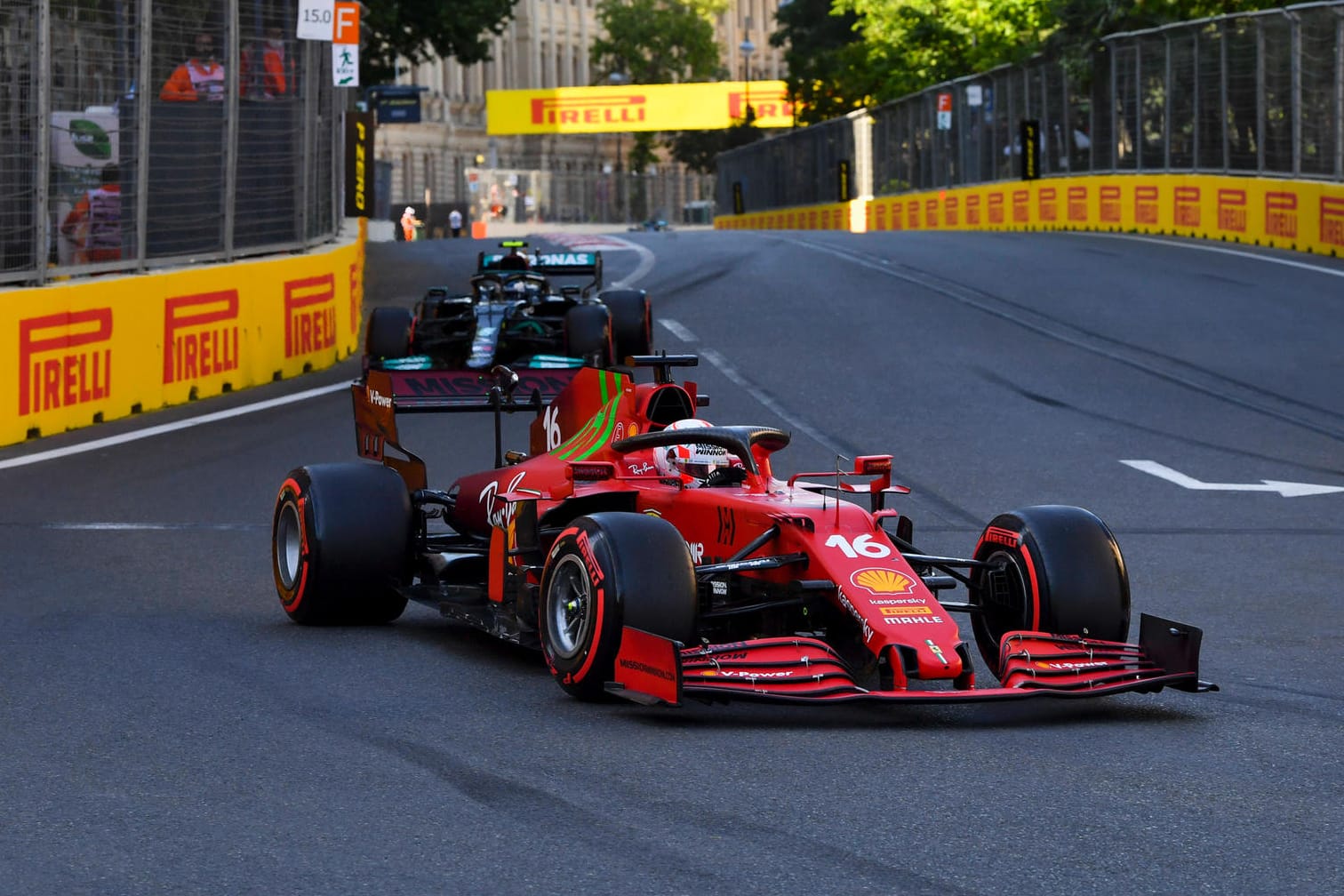 Starkes Qualifying: Charles Leclerc auf der Strecke in Baku.