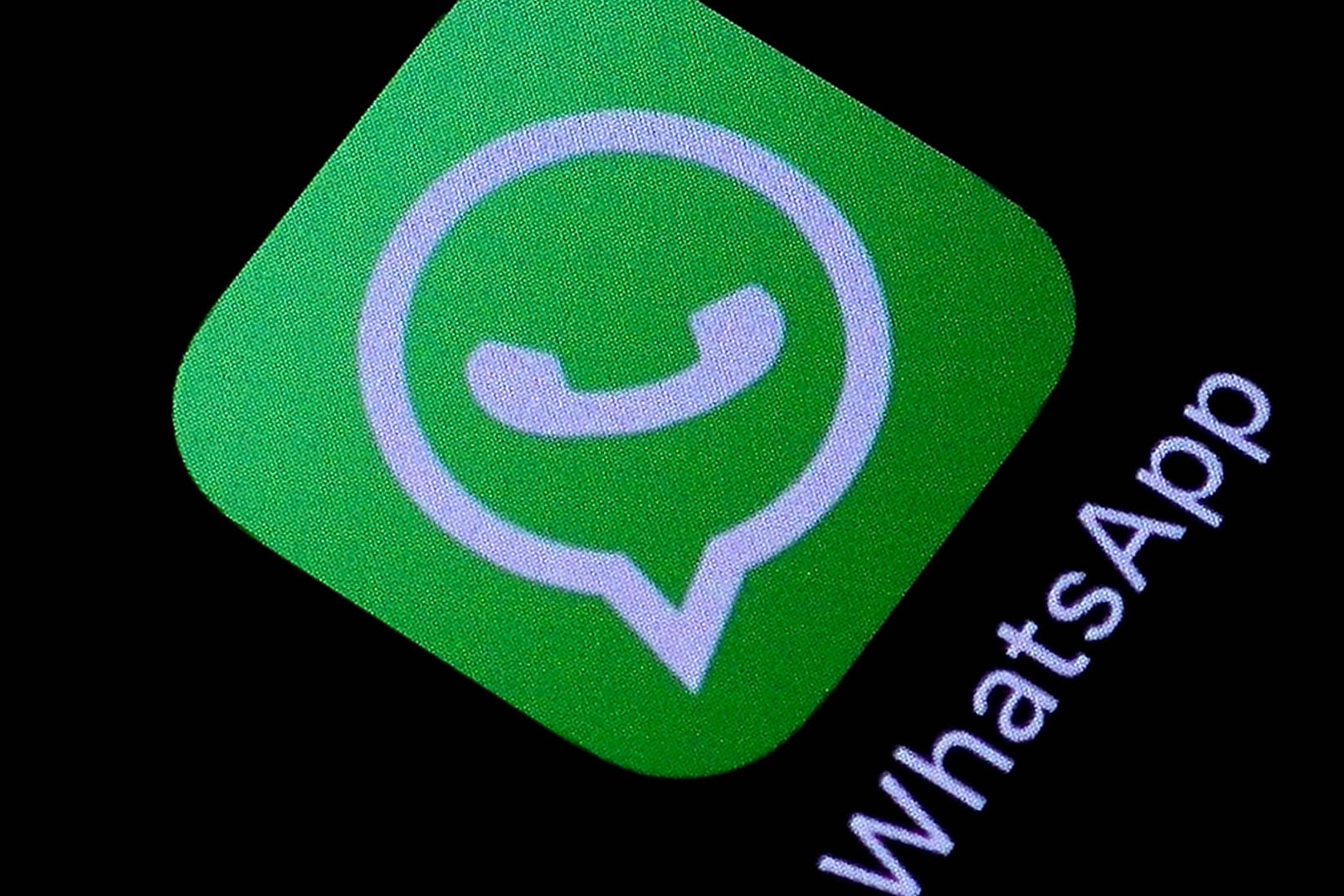 Das Logo von WhatsApp (Symbolbild): Betrüger versuchen, Accounts von Nutzern zu übernehmen.